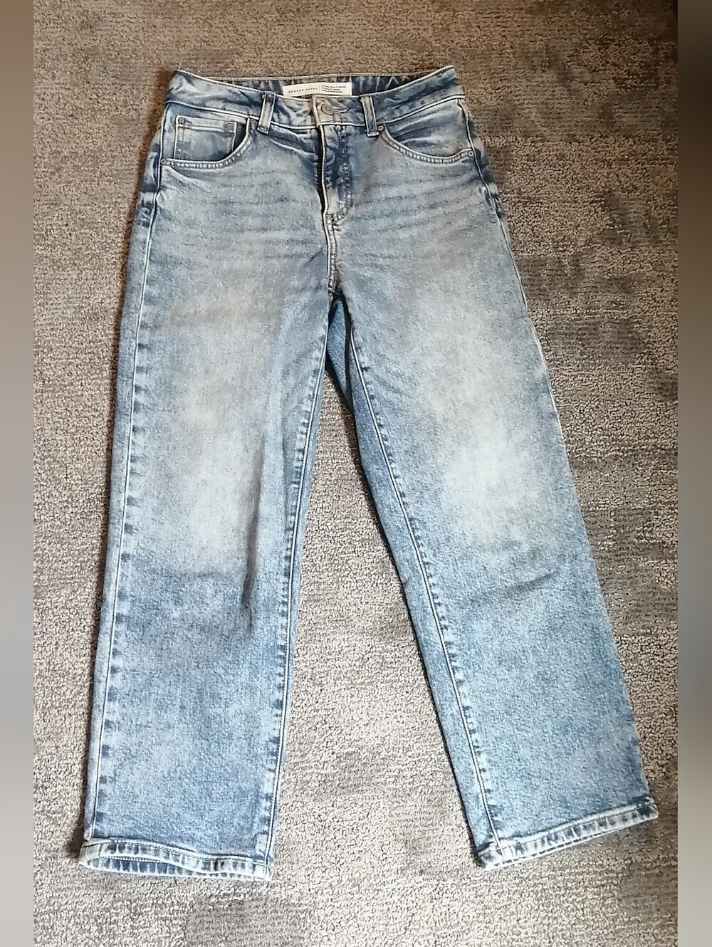 Denver Hayes Light Wash Cropped Straight Jeans